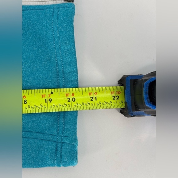 The North Face Girls Full Zip Up Glacier Fleece Sweater - Picture 11 of 16